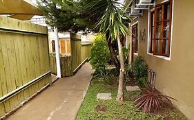 Uzuri Guesthouse Cc